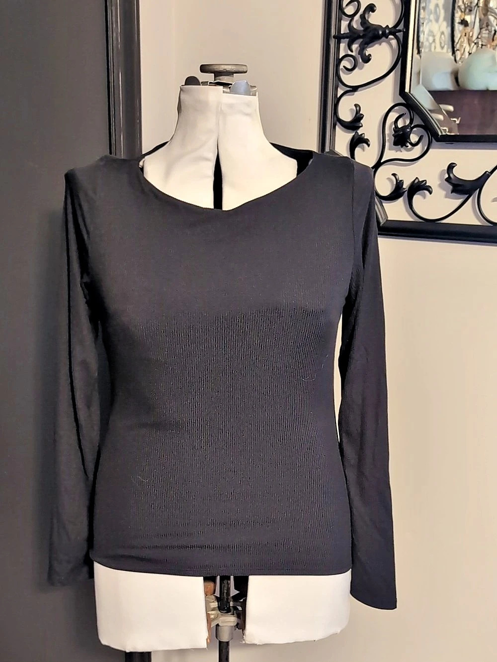 Frankie Skylar Long Sleeve Top in Black Size Large
